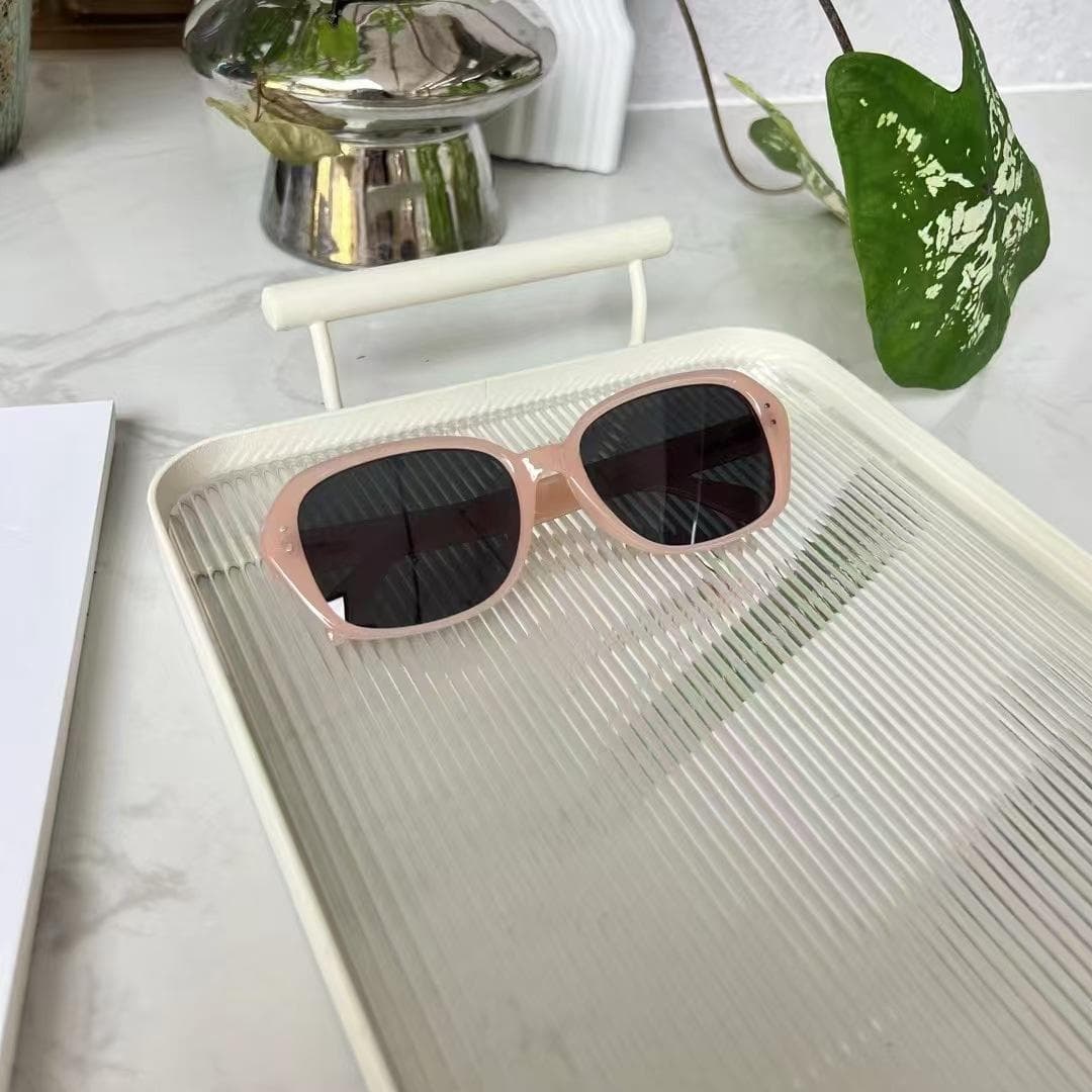 Trendy Sunglasses for Men Women High Quality TR90 Material UV Protection Rectangle Shape Sun Glasses Fashionable