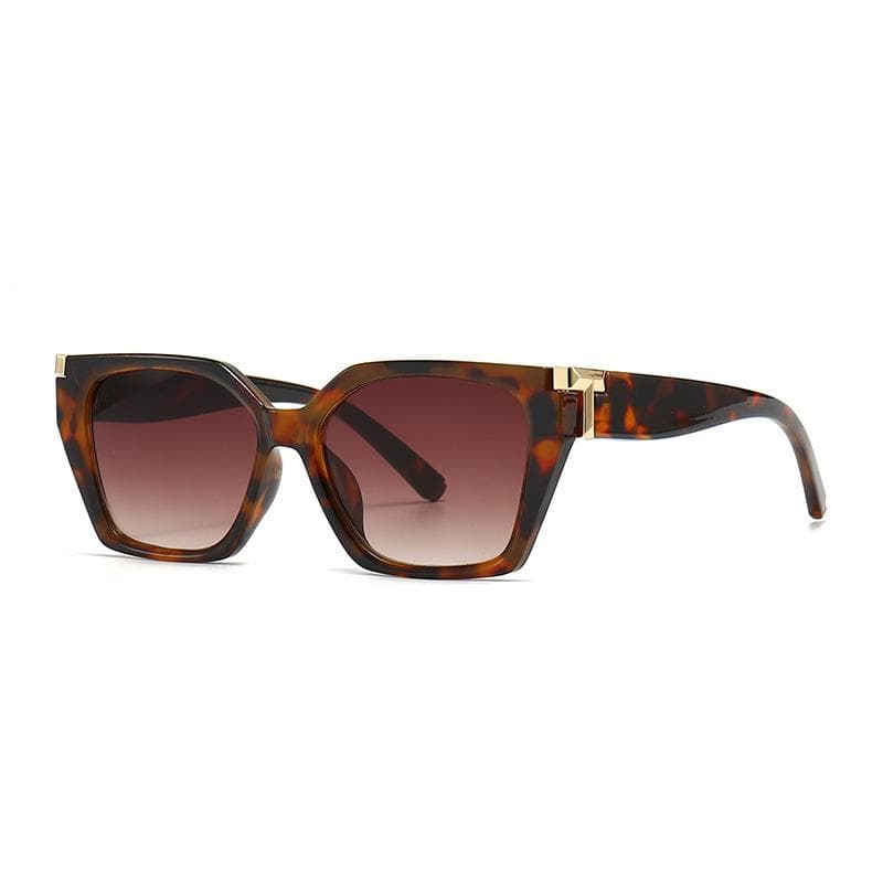 Ladies Vintage Luxury Designer Square Sunglasses Big Frame Punk Fashion Cat Eye Shades for Women Men