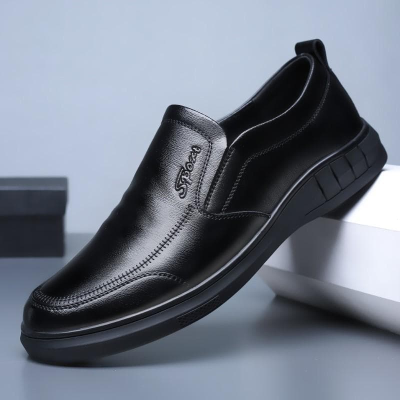 Spring New Leather Shoes Men's Pure Black Casual Shoes Slip-on Slip-on Shoes Soft-soled Non-slip Chef Driving Shoes 43 black