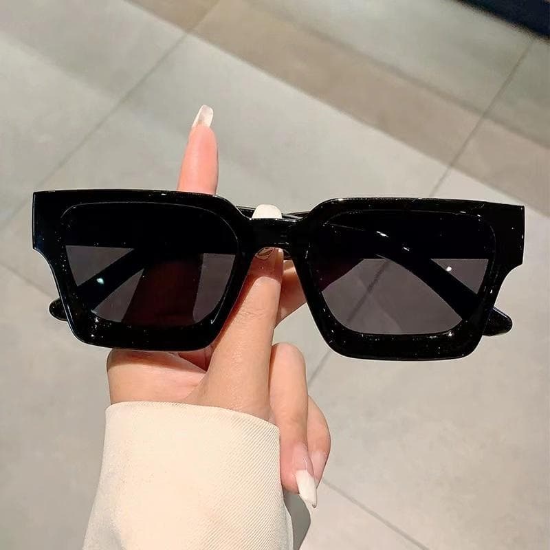New Retro Square Sunglasses Women Men Fashion Luxury Vintage UV400 Shades Modern Unisex Classic