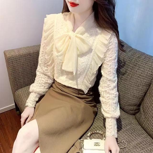 Padded and Thickened Female Korean Version of The Long-sleeved Lace Bottoming Shirt Fashionable Inner Take Yangqi V-neck Bottoming Shirt 2XL
