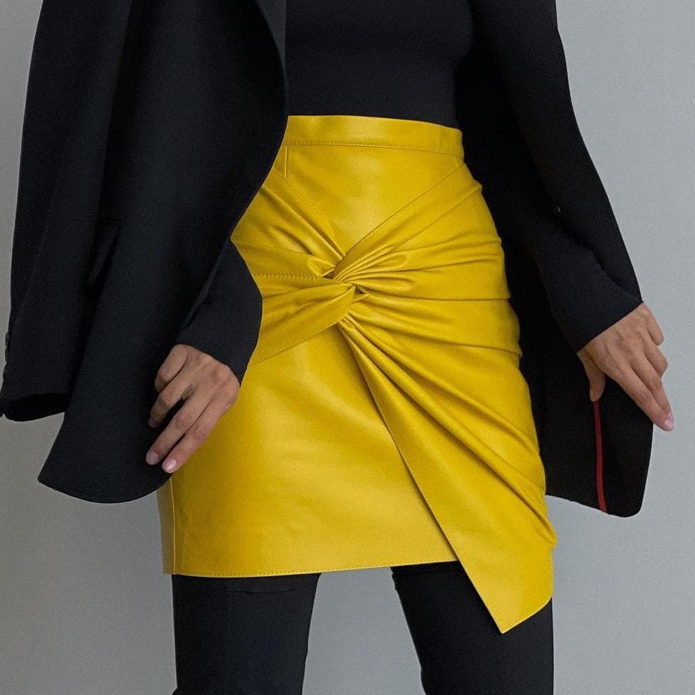Hip-covered Skirt Women's Autumn and Winter New Street Pleated Leather Short Skirt M yellow