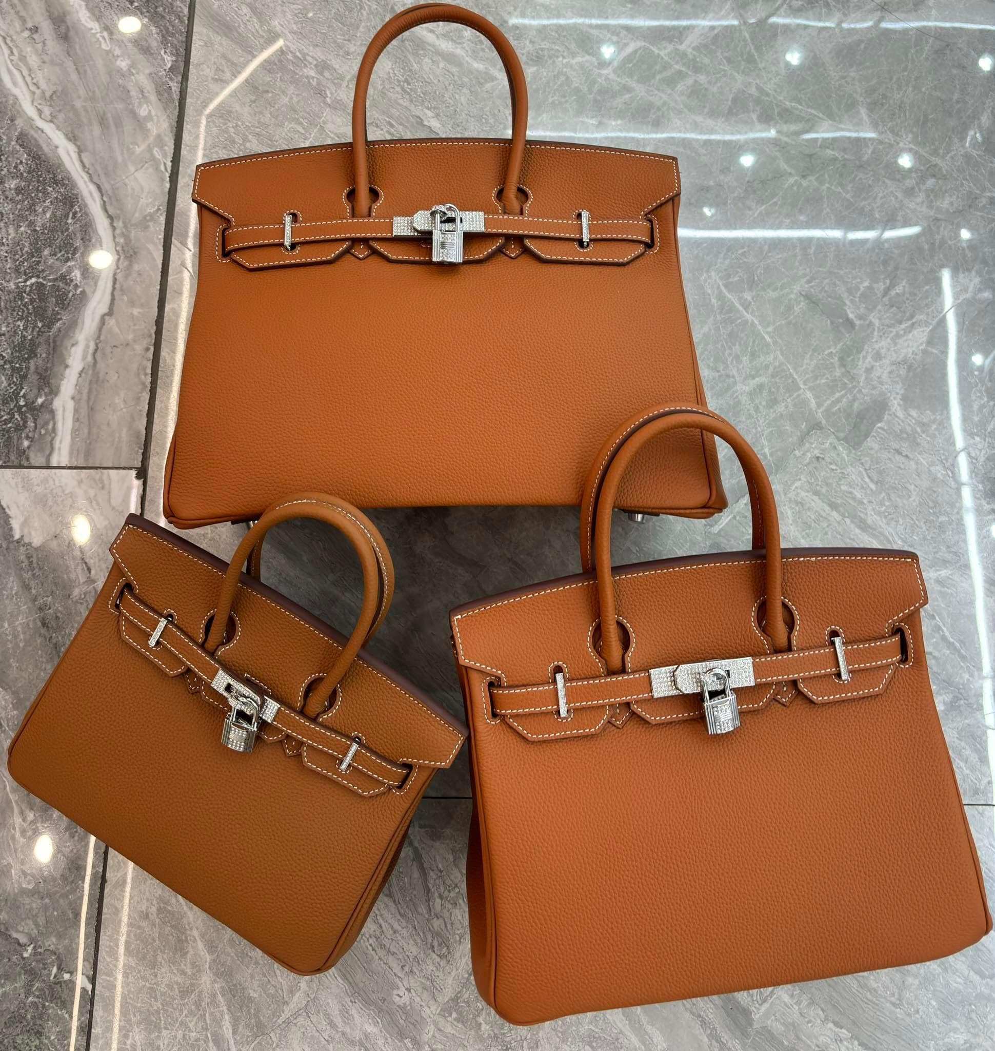 Large-capacity litchi pattern togo gold and silver diamond genuine leather top-grain cowhide fashionable and versatile single-shoulder handbag 35x18x25cm strapless brown/silver