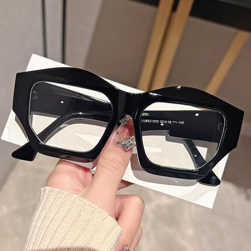 Transparent Pilot Sunglasses Brown Tinted Lenses Metal Hinges Minimalist Fashion Accessory for Casual Wear