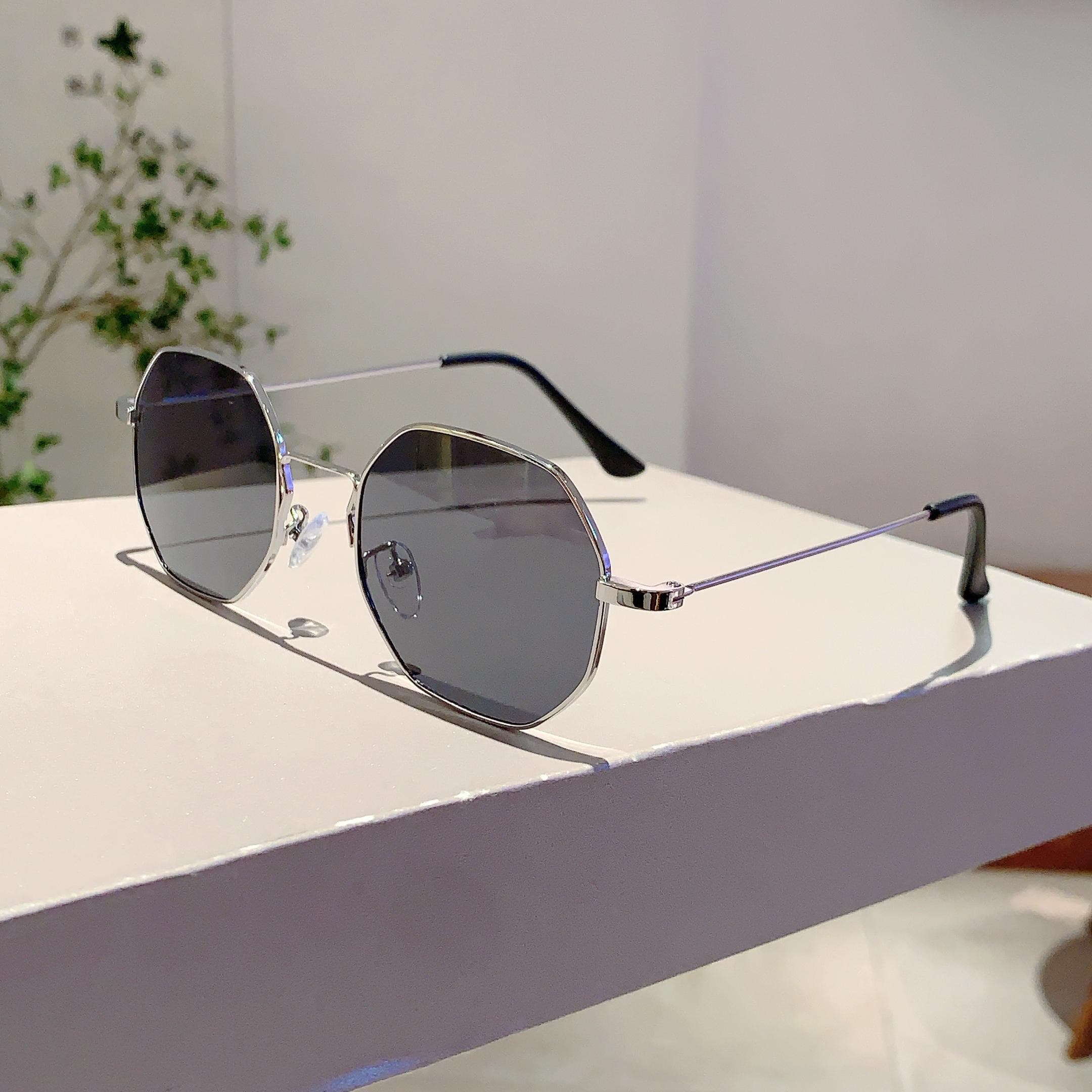 KAMMPT Vintage Polygon Sunglasses Men Women Gradient Lens Retro Chic Designer Sun Glasses Outdoor Fashion Shades as picture shows