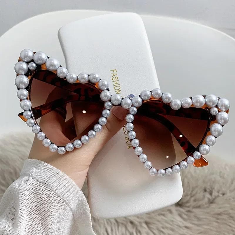 Heart Shaped Pearl Sunglasses Women Fashionable Beach Commuting Glasses European American Frame Peach Heart as picture