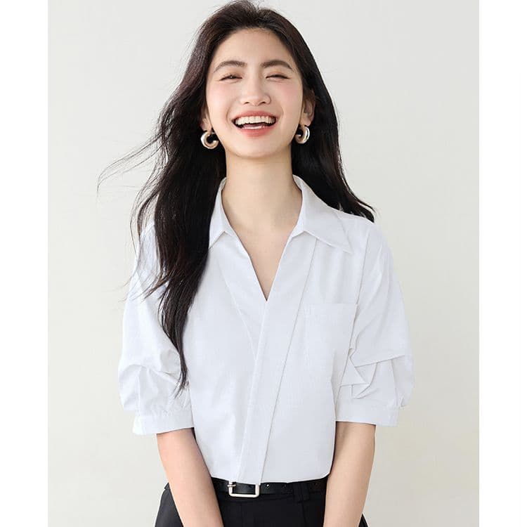 ID Photo White Shirt for Women with High-end Light Luxury Age-reducing Fashionable V-neck Shirt French Niche Top Summer S white