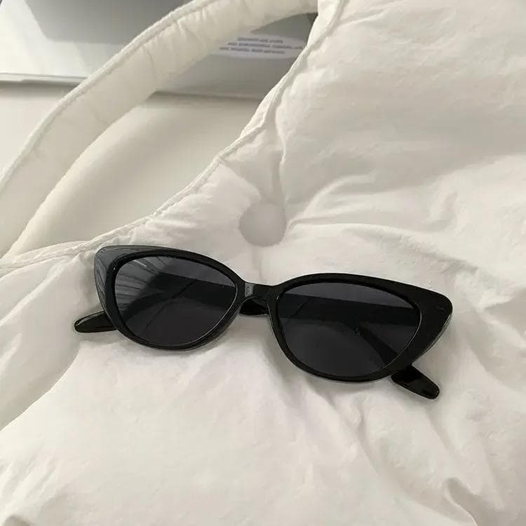 Vintage Cat Eye Women Sunglasses Small Frame UV400 Protection Luxury Brand Design Outdoor Eyewear for Men and Women