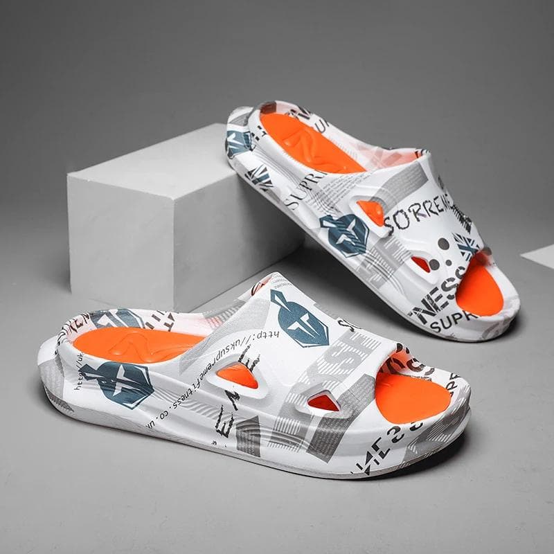 Summer High Quality Slippers Men's Anti-skid Fashion Men's Beach Shoes Thick Soled Wear-resistant Garden Shoes New Men's Shoes46 39-40 white
