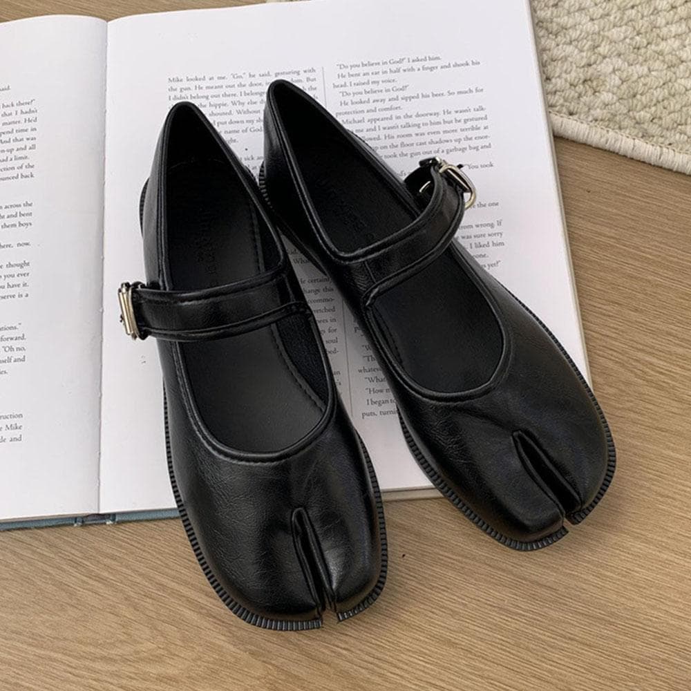 Split Toe Mary Janes Shoes For Women Square heel Tabi Shoes Loafer Spring Summer Soft Leather Women Pumps Shoes 35