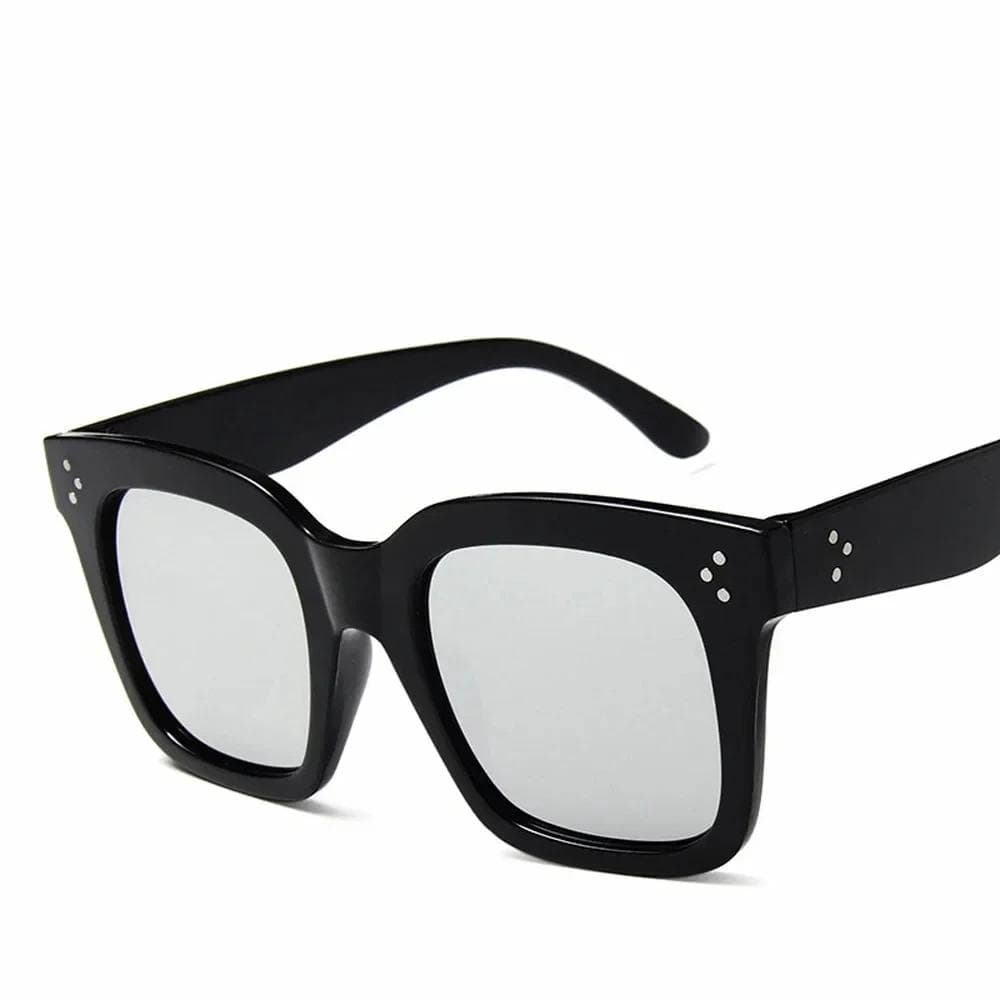 Luxury Brand Women Sunglasses Flat Top Eyewear UV400 Protection Rivet Design Lady Sun Glasses Fashion Accessories As Picture