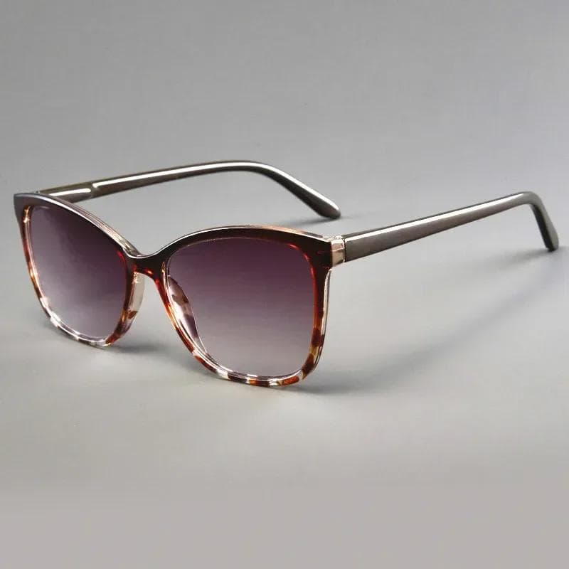 Trendy Gray Lens Presbyopia Eyeglasses Fashion Reading Sunglasses Large Frame Far-sighted Eyewear 0 To +4.0 for Men Women 4.0