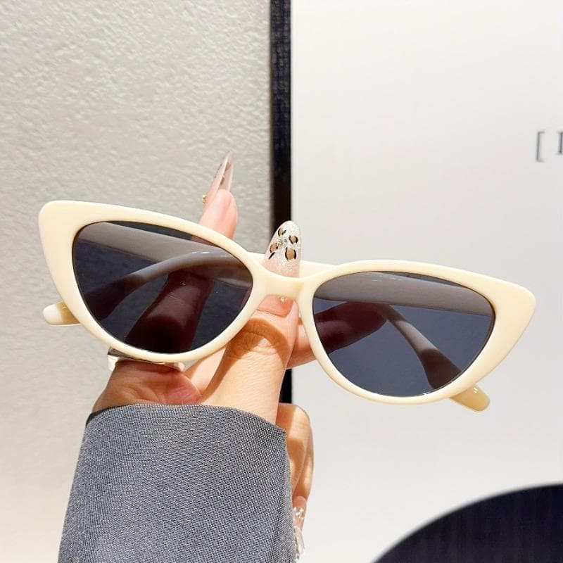 Vintage Small Frame Triangle Cat Eye Glasses Fashion Eyewear for Women Men