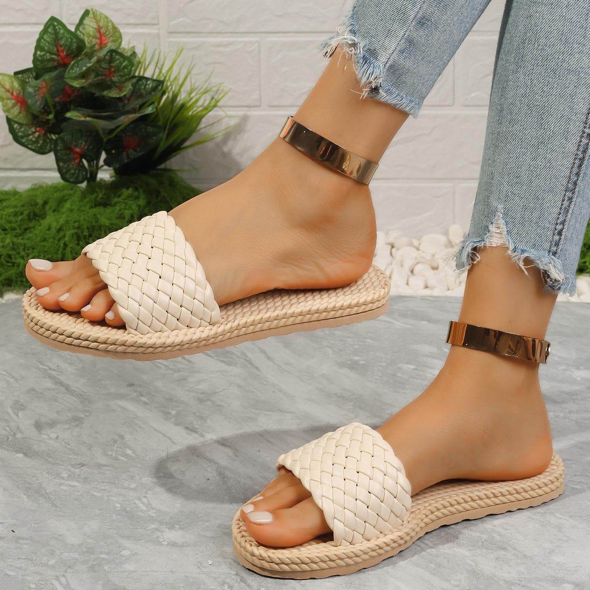 Fashion Braided Summer Slippers for Women Plus Size Solid Color Woven Flat Sandals Woman Lightweight Non Slip Beach Flip Flops 43