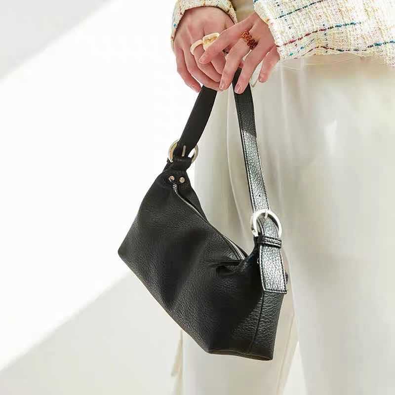 Underarm Bag Women's Summer Small Fresh Temperament Shoulder Handbag Soft Lychee Baguette Bag black