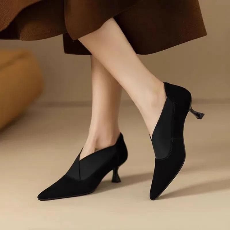 Sharp pointed women's ankle boots, mid heeled shoes, elegant slim high heels, winter new trend for fashionable women 37