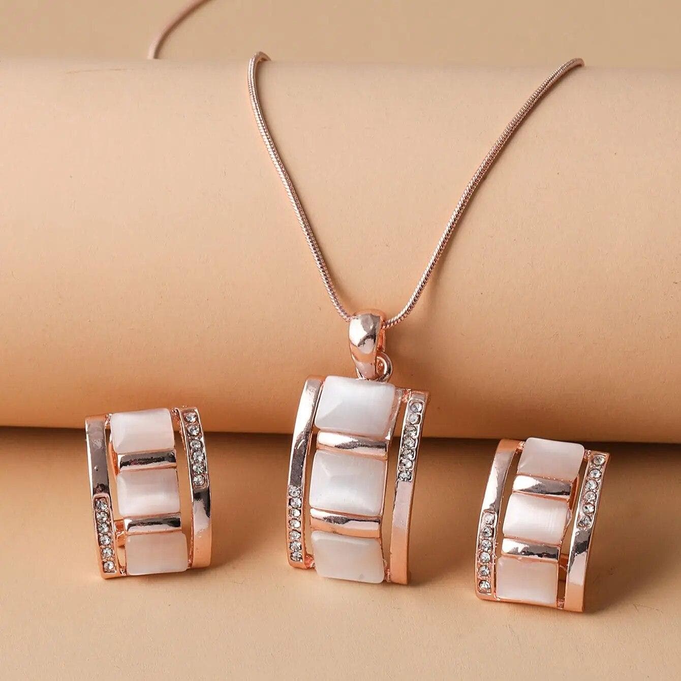 Ladies Fashion Necklace & Earrings Jewelry Set Rhinestone Imitation Gemstone Pendant Stud Earrings Set Party Gift rose gold