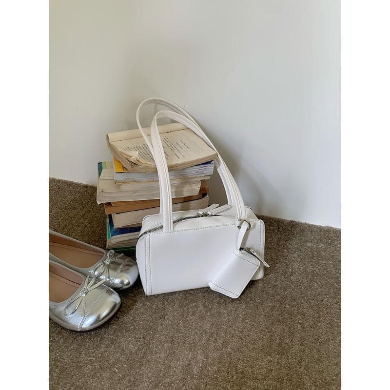 Spring and Summer Retro Single-shoulder Bag, Niche Boston Underarm Crossbody Headphone Bag white