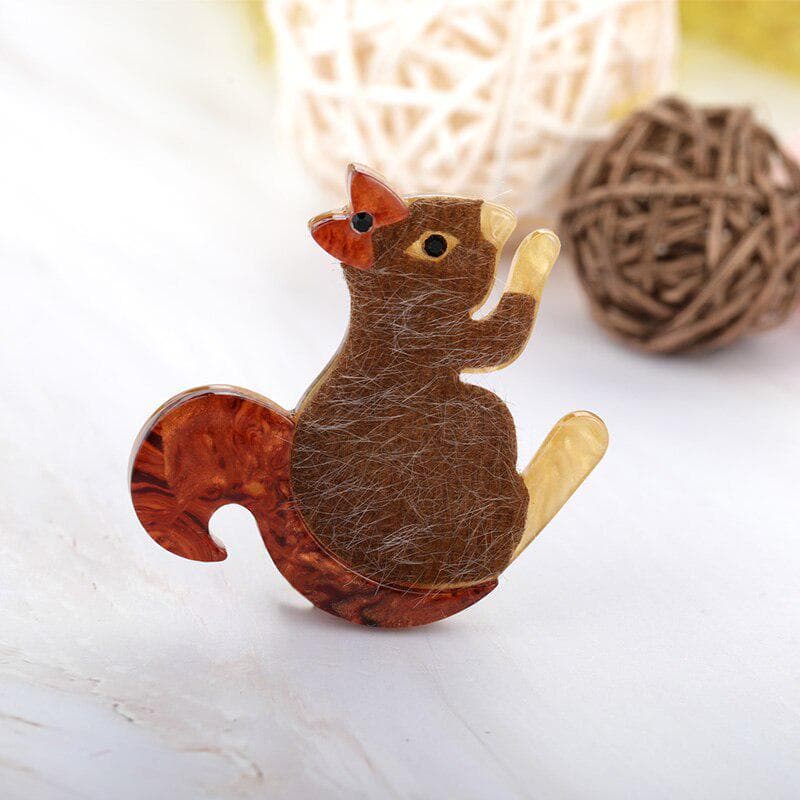Blucome Acrylic Bow-knot Squirrel Animal Brooches Corsage Black Eyes Crystal Women Men Animal Banquet Weddings Party Brooch Pins coffee