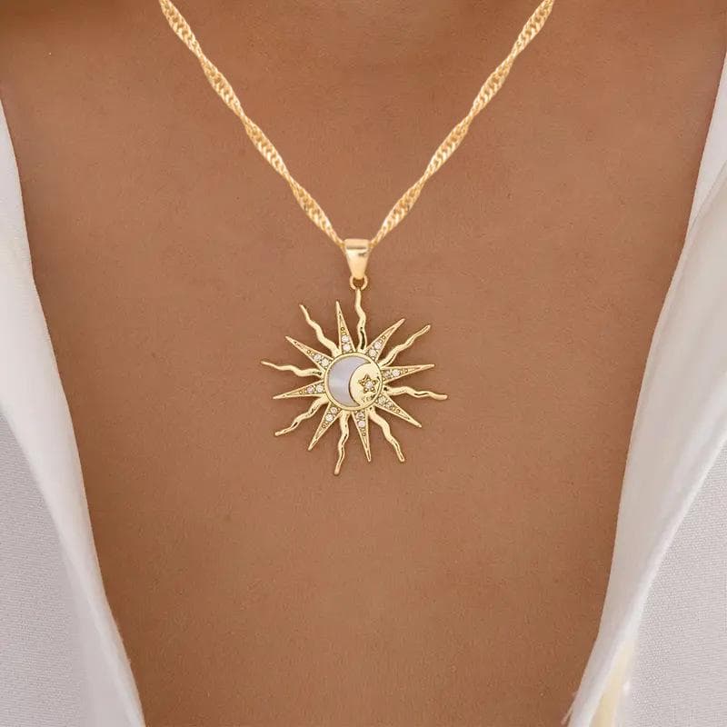 Sun-Shaped Diamond Pendant Necklace, European & American Fashion, Star Design in Alloy