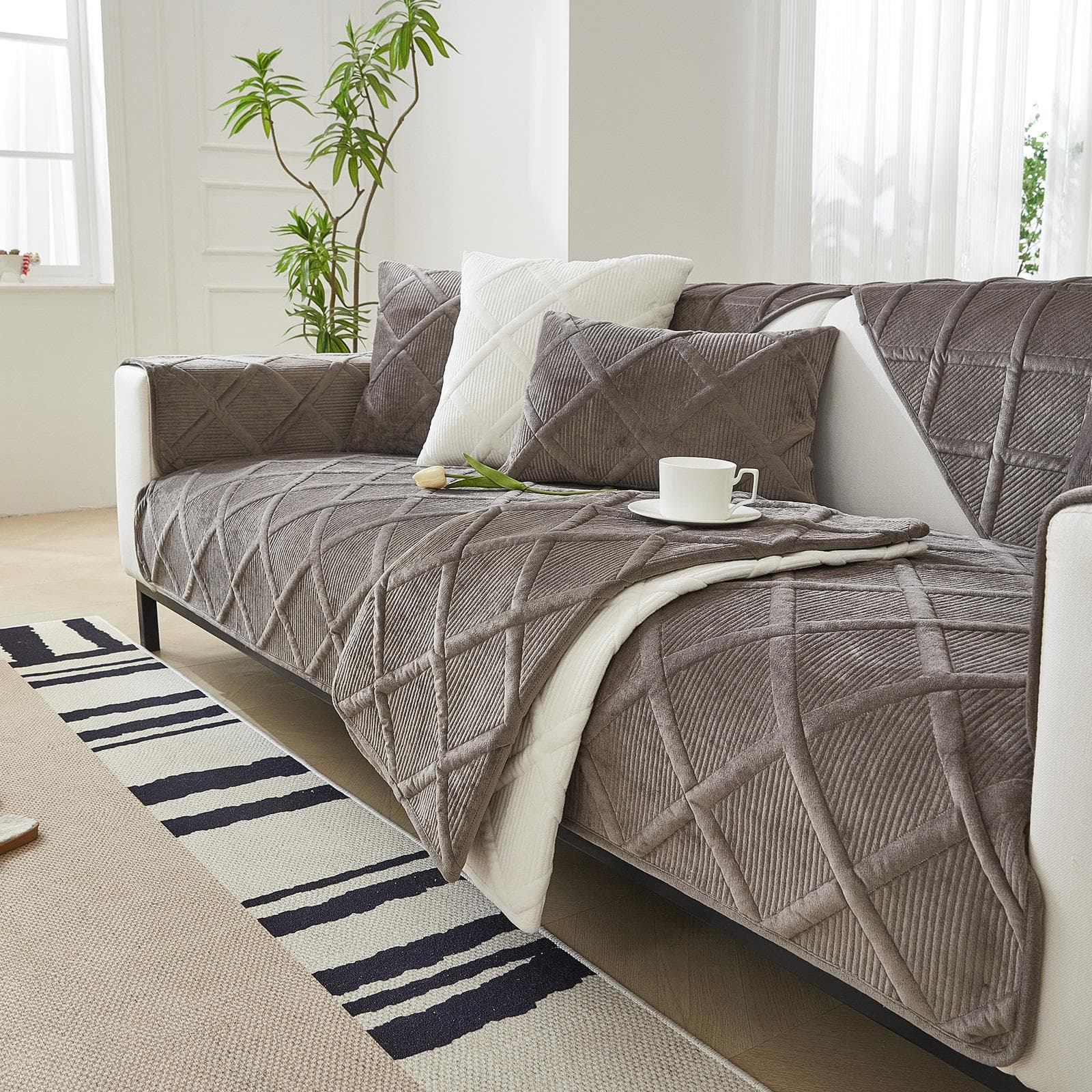 Solid Color Non-slip Sofa Cover Thicken Soft Plush Sofa Cushion Towel for Living Room Furniture Decor Slipcovers Couch Covers 110x180cm 1pcs