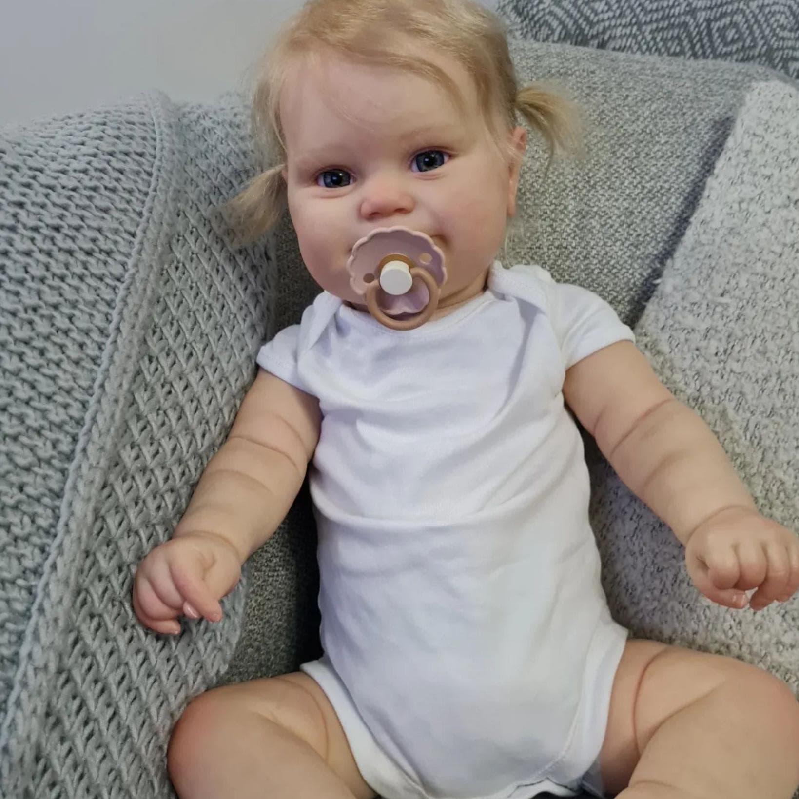 3D Paint Skin With Vein 60 CM 24 Inch Reborn Baby Popular Maddie Cloth Body Doll Silicone Toy For Girl Princess Toddler Bebe same as picture