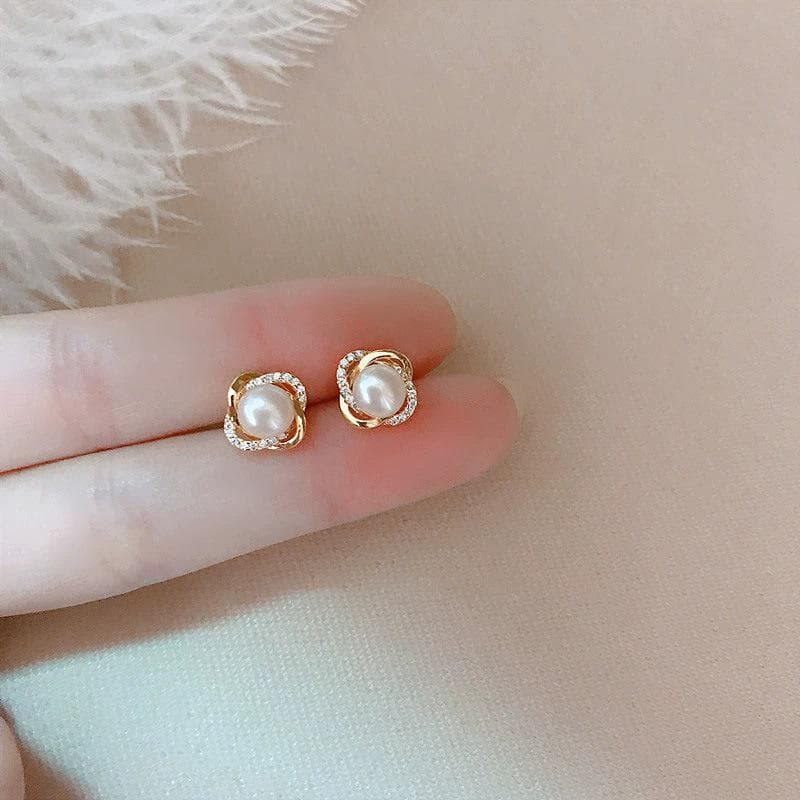 High-End Korean Style Pearl Earrings: Retro Hong Kong Elegance with Light Luxury Texture