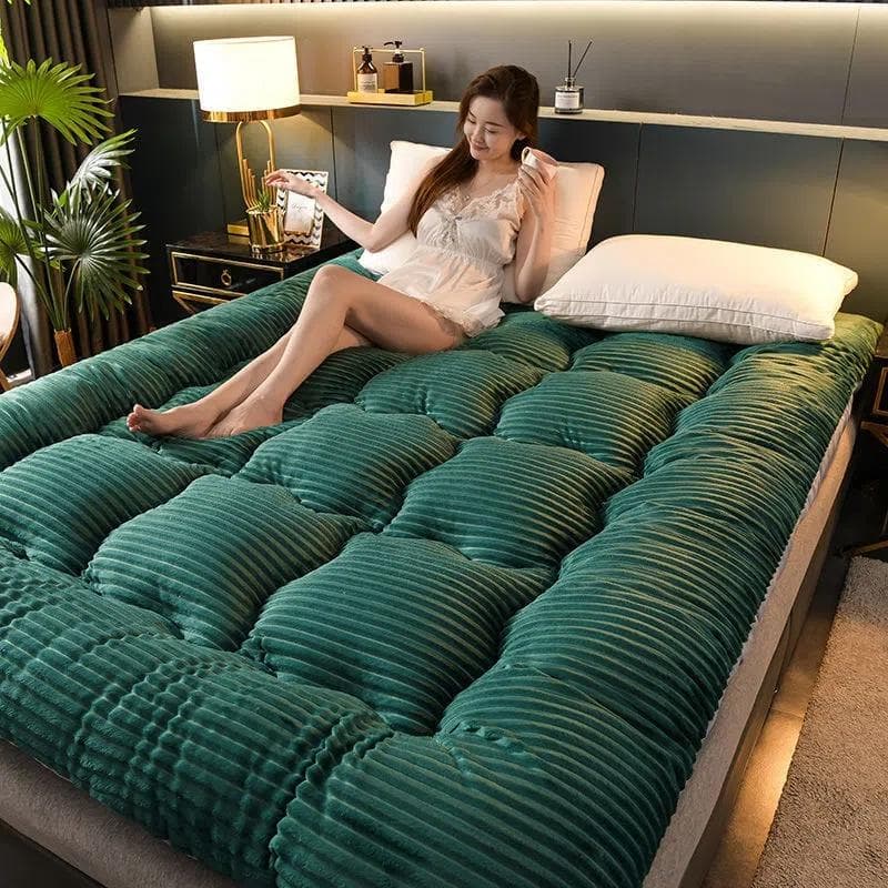 Mattress Magic Velvet Foldable Bedding Soft Warm Mattress Pad Three-dimensional Quilting Solid Color Japanese Tatami Mat 150 * 200cm dark green