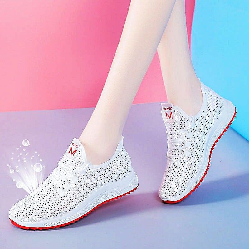 Spring and Summer New Flying Weaving Women's Sports Shoes Fashion All-match Running Shoes Mesh Breathable Casual Women 40