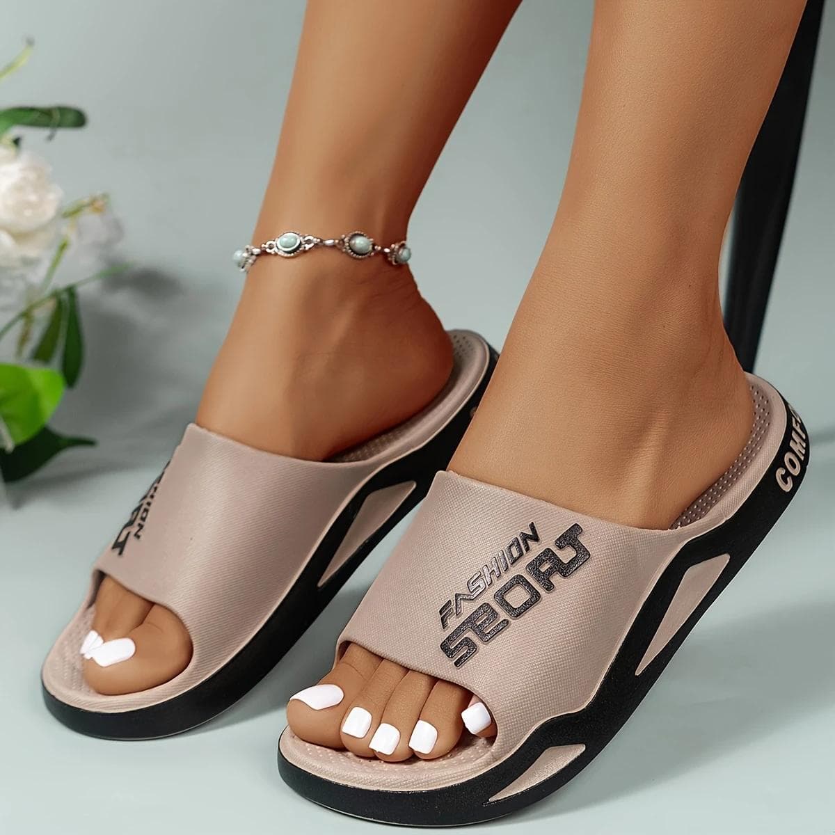 Women's Alphabet Sports Slippers, Soft Soled Open-toed Flats, Lightweight Indoor and Outdoor Summer Slippers 42-43 khaki