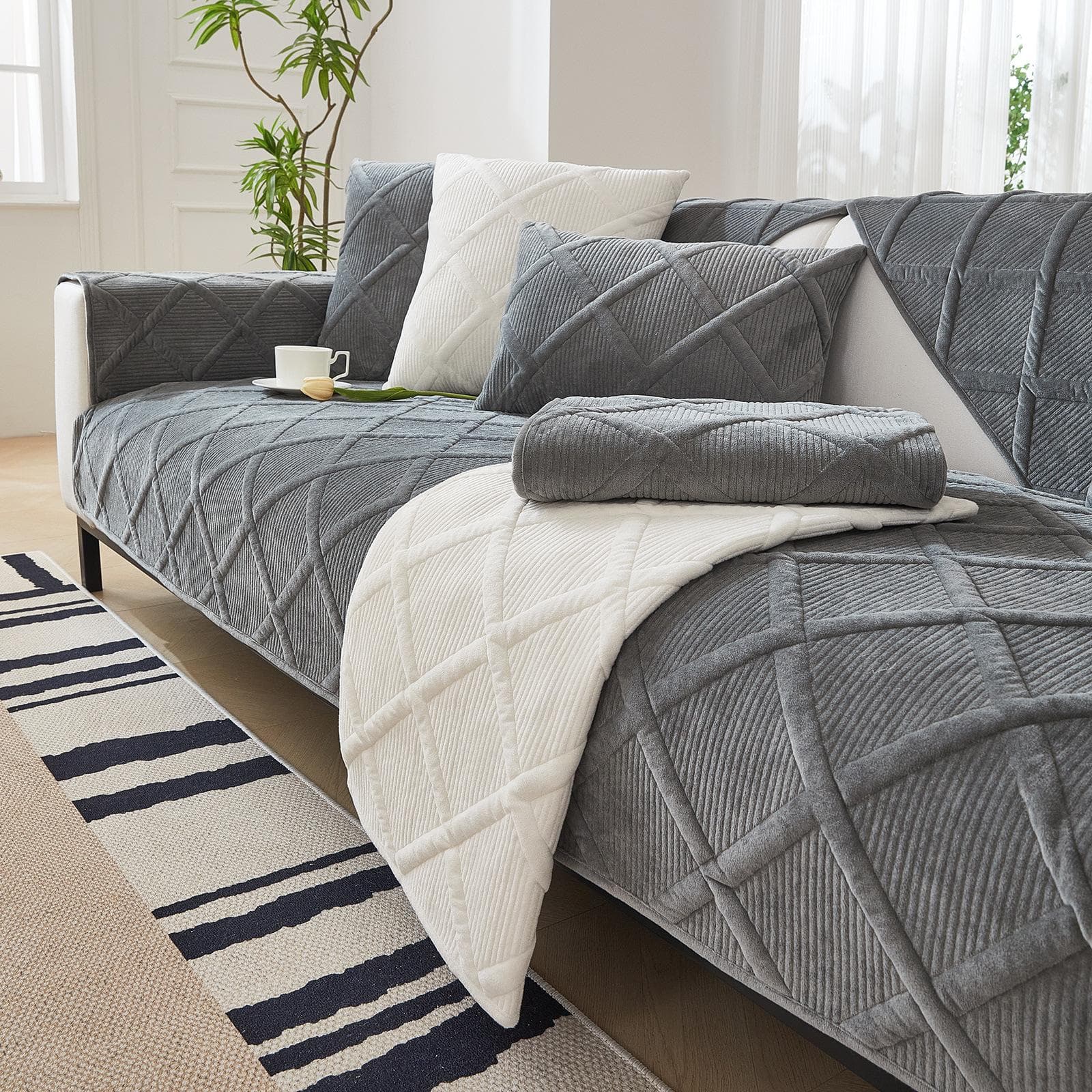 Solid Color Non-slip Sofa Cover Thicken Soft Plush Sofa Cushion Towel for Living Room Furniture Decor Slipcovers Couch Covers 90x160cm 1pcs