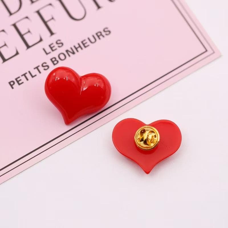 Cute Red Heart Badges for Woman Mini Cartoon Heart Resin Button Decorative Pins Lovers' Gift Pins Clothes Bag Decorations L