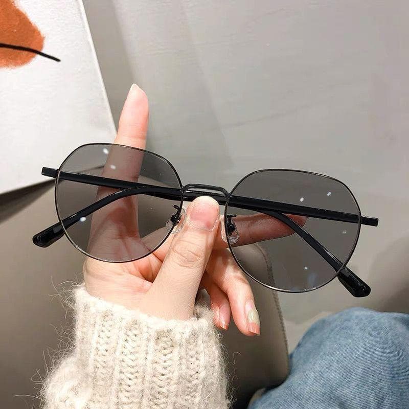 Trendy Photochromic Sunglasses for Women Men Anti Blue Light UV Protection Unisex Classic Outdoor Fashion Shades 0