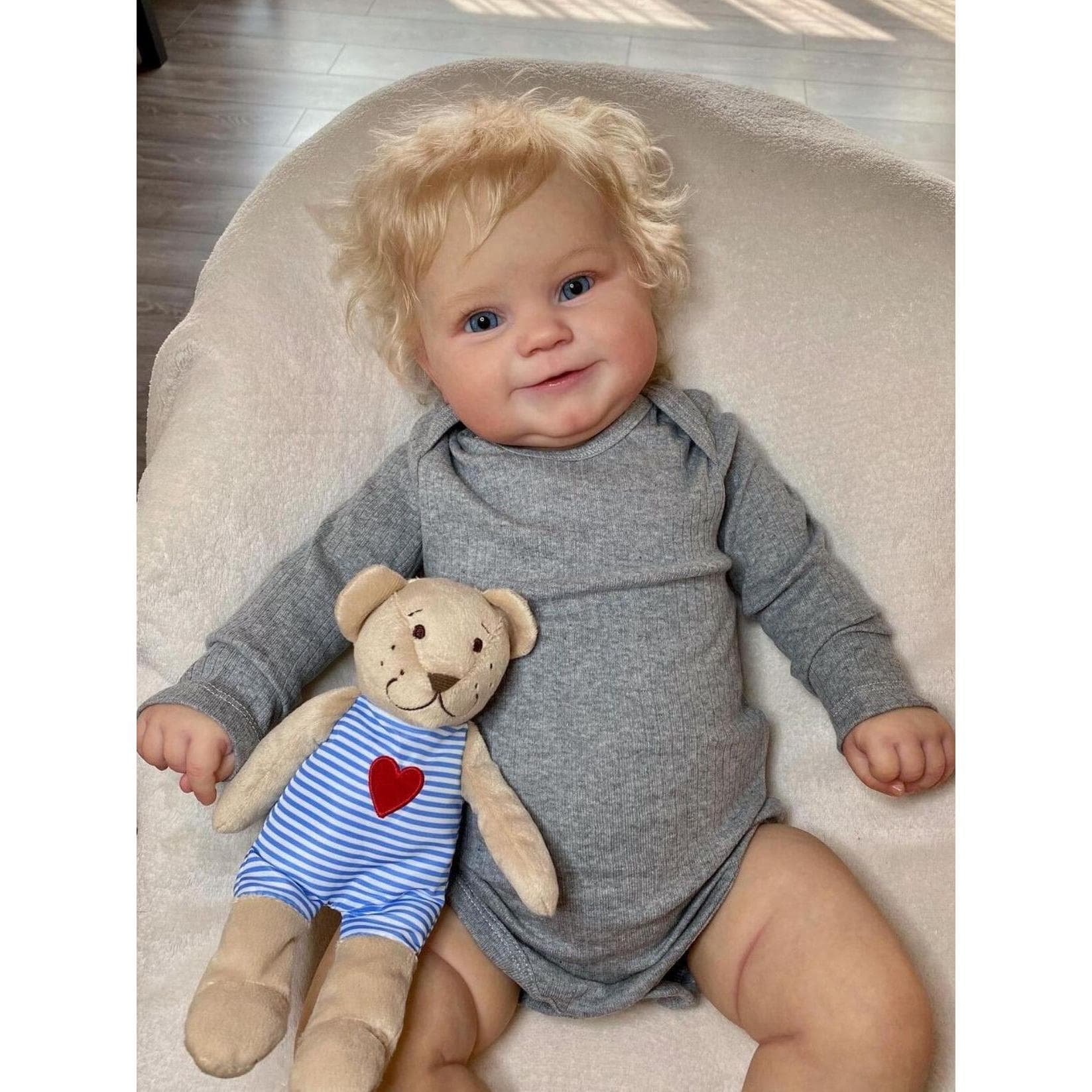 60 CM 3D-paint Skin Art Reborn Baby Doll with Vein Soft Cloth Body Silicone Bebe Princess Toy Maddie For Girl Smiling Toddler Lifelike Finished doll 1pcs