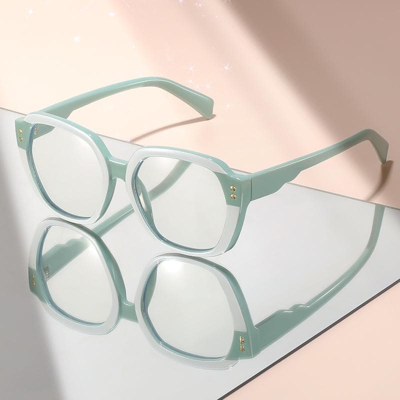 New large frame flat lens sunglasses with star accents perfect for street photography and daily wear