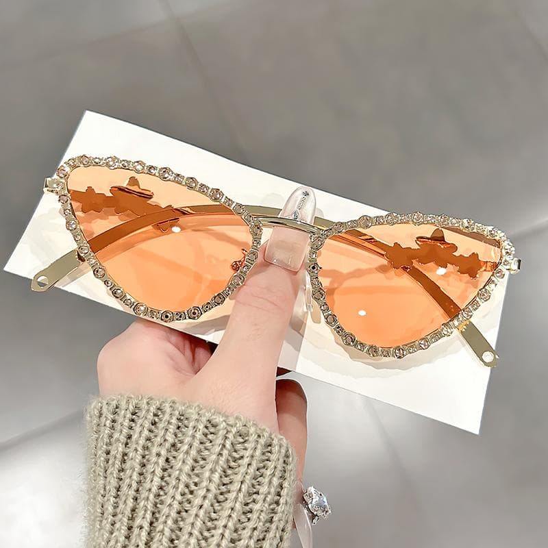 New trendy diamond sunglasses for women fashionable travel party eyewear with sparkling crystals personalized style