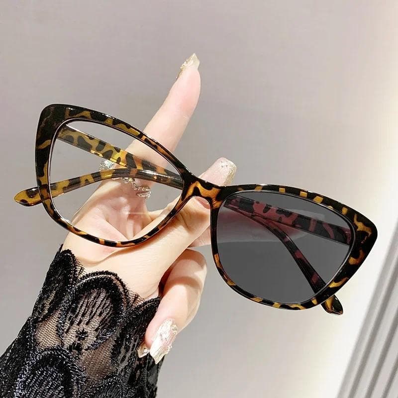 Women Outdoor Photochromic Myopia Glasses Unisex Vintage Cat Eye Minus Diopter Eyewear Outdoor Near Sight Sunglasses for Ladies -4.0