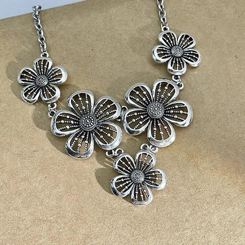 Bohemian Accessories Patchwork Flowers Pendant Necklaces Korean Fashion Necklace Women Punk Jewelry Vintage Choker
