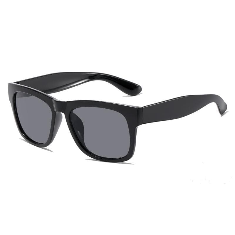 Stylish UV-protection sunglasses for kids, ideal for boys, girls, and princesses this spring and summer.