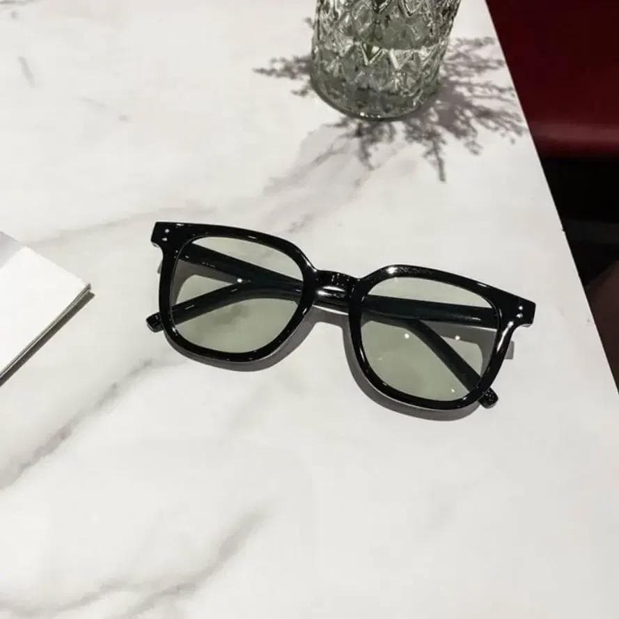 New Fashion Vintage Sunglasses for Women Men UV400 Protection Square Resin Anti reflective Outdoor Eyewear 1PC