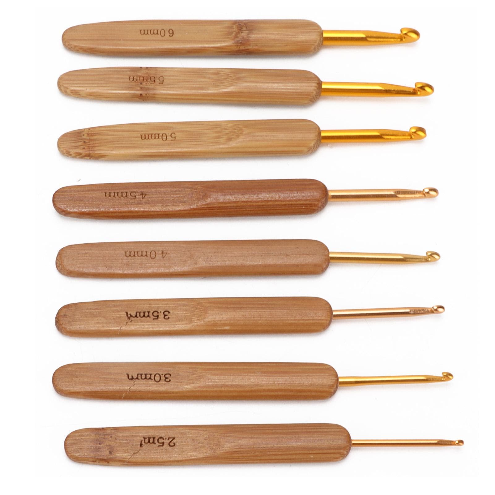 8Pcs Crochet Hooks Ergonomic Bamboo Handle Different Sizes Knitting Needles Set for Beginners