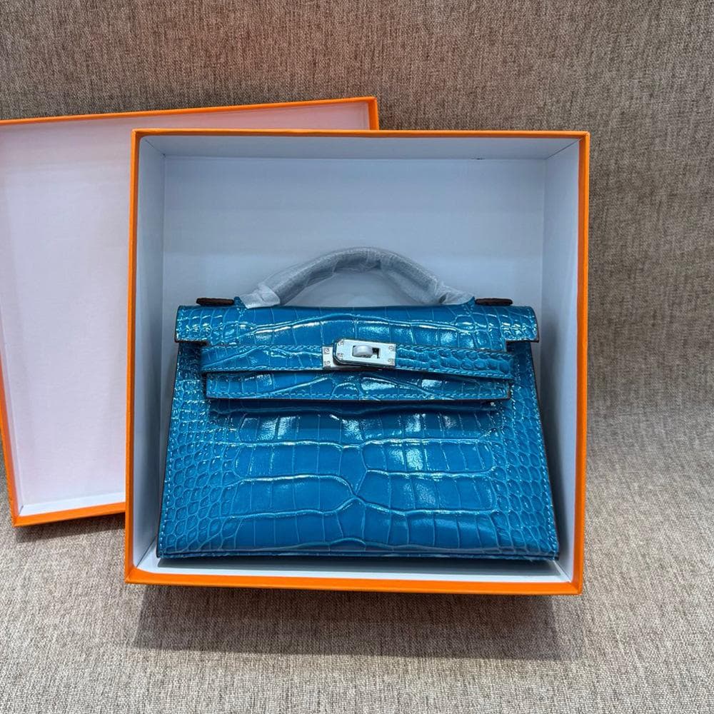 New Fashionable And Versatile Pig Nose Chain Shoulder Crossbody Bag Of Genuine Leather With Crocodile Pattern And Cowhide First Generation Bag Length 22cm x Thickness 7cm x Height 14cm