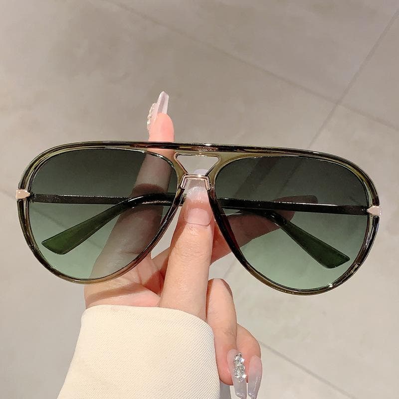 Vintage Big Frame Pilot Sunglasses UV400 Luxury Brand Designer Punk Metal Eyewear for Women and Men Outdoor As the photo
