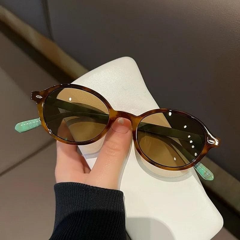 Fashion Korean Black Frame Oval Tea Piece Sunglasses Female Men Uv Protection Lightweight Small Frame Sunglasses Without Makeup