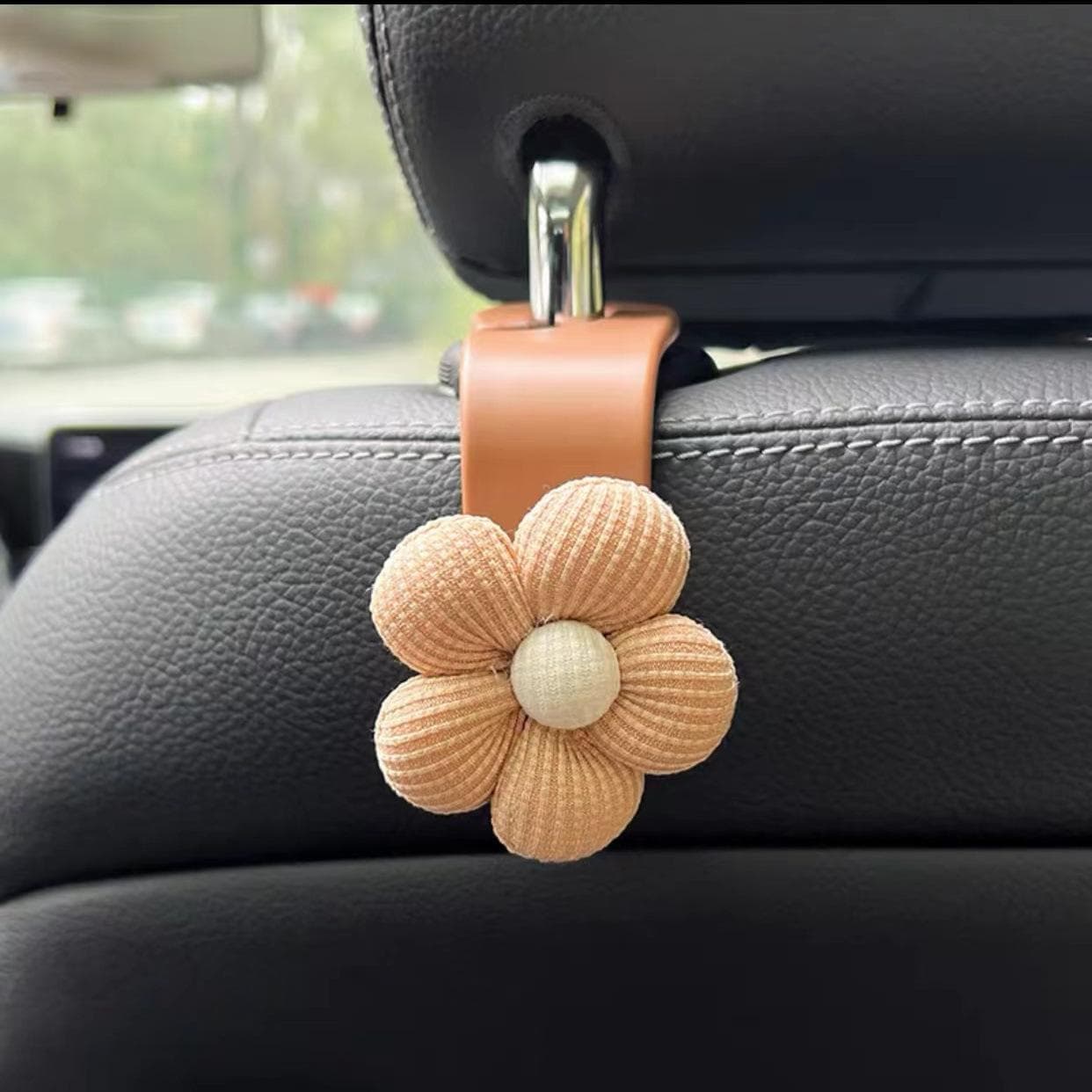 1PCS Multifunctional Flower Car Hooks Cute Flower Shape Car Seat Backrest Storage Hooks Car Decorations brown