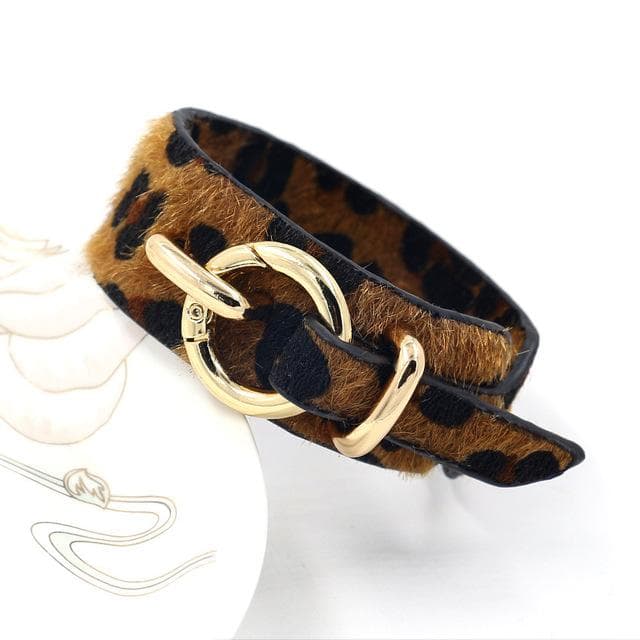 New Luxury Leopard Leather Bracelet For Women Punk Ring Button Wide Bangle Personality Creative Animal Print Jewelry Gift