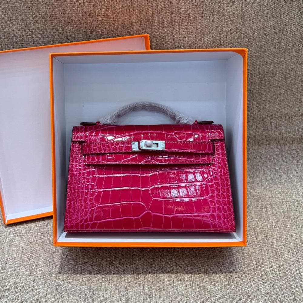 New Fashionable And Versatile Pig Nose Chain Shoulder Crossbody Bag Of Genuine Leather With Crocodile Pattern And Cowhide First Generation Bag Length 22cm x Thickness 7cm x Height 14cm rose red