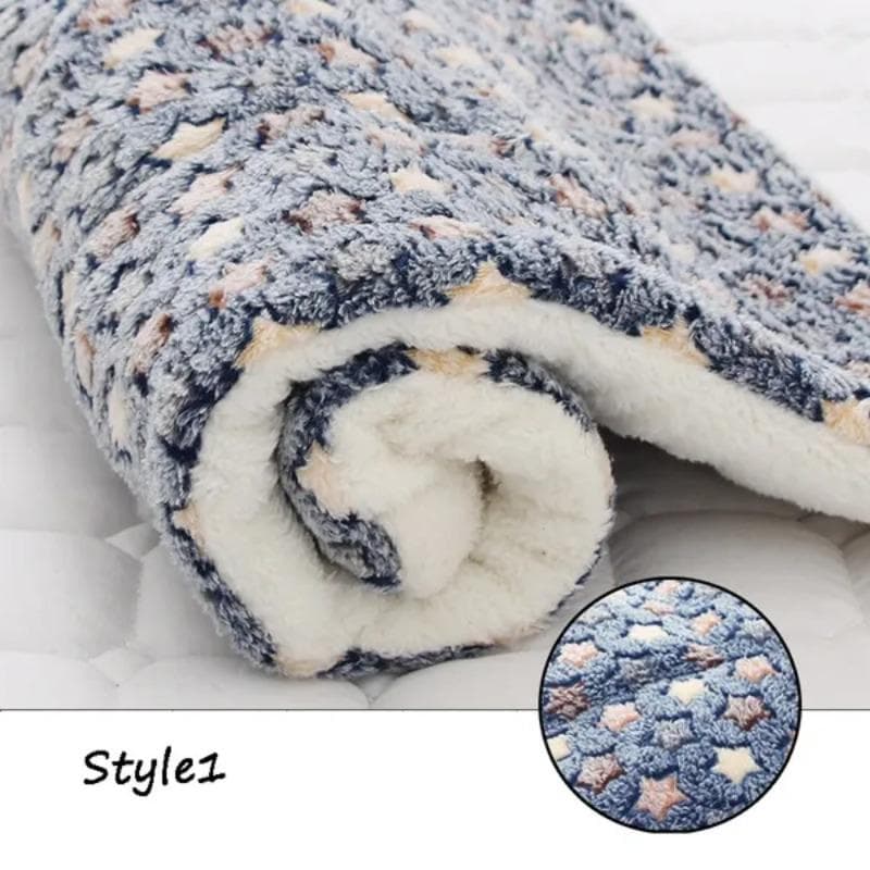 Soft Flannel Thickened Pet Soft Fleece Pad Pet Blanket Bed Mat for Puppy Dog Cat Sofa Cushion Home Rug Keep Warm Sleeping Cover 32*25cm