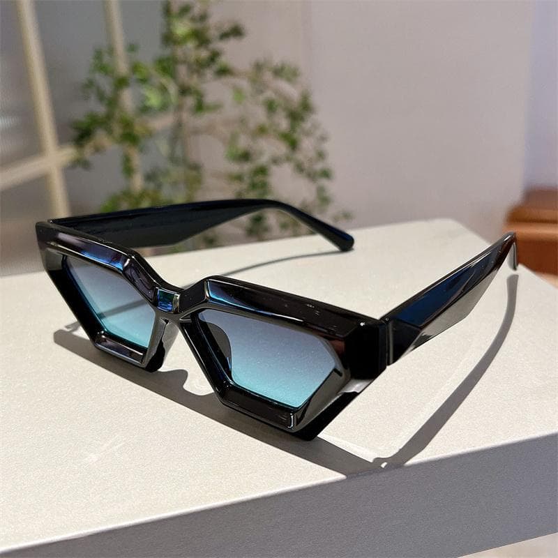 KAMMPT Cat Eye Oversized Sunglasses Gradient Women Fashion Retro Stylish Trend Outdoor Party Shades Eyewear