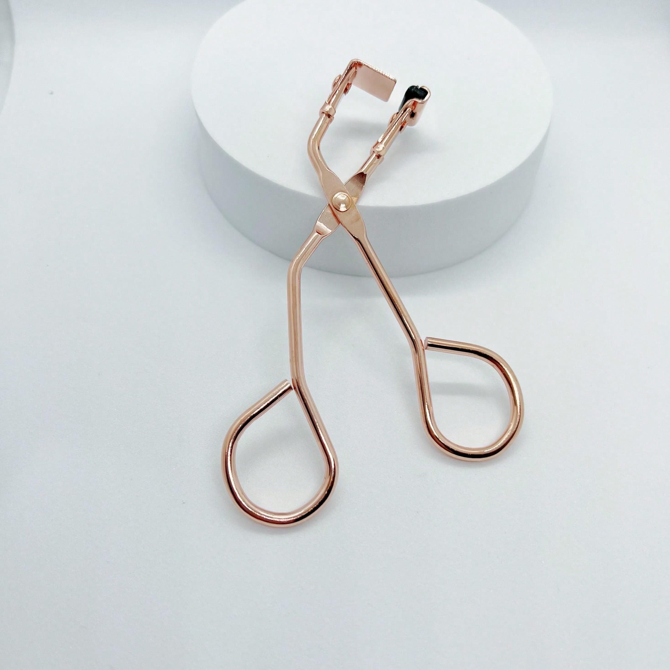 Stainless Steel Curling Eyelash Curler Mini Portable Lower Eyelash Curler Segmented Eyelash Curler Eyelash Shaping Clip Makeup Tools rose gold